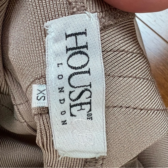 House Of CB Mimi Taupe Off Shoulder Bandage Dress XS Tan Nude - Picture 7 of 8